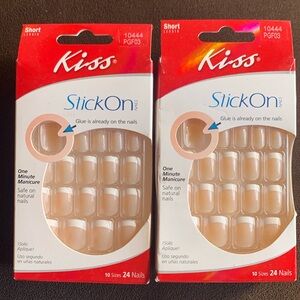 Kiss StickOn Nails